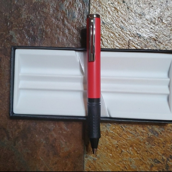 New Sheaffer Award Matte Red Ballpoint Pen - Picture 3 of 6